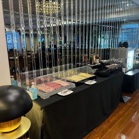 Hotel Starton Am Ingolstadt Village Екстер'єр фото