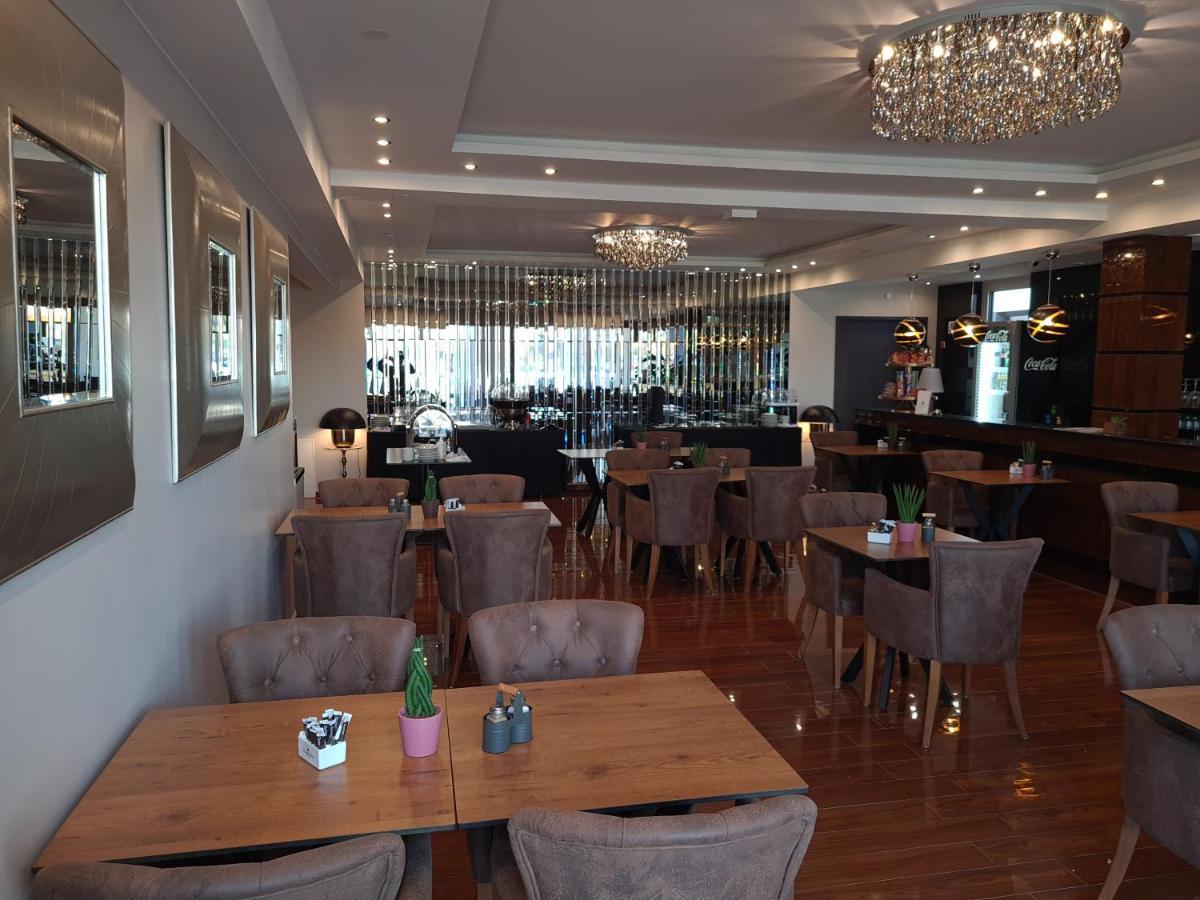 Hotel Starton Am Ingolstadt Village Екстер'єр фото