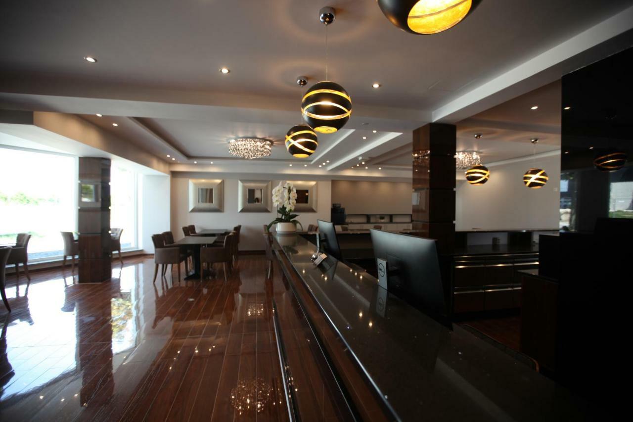 Hotel Starton Am Ingolstadt Village Екстер'єр фото
